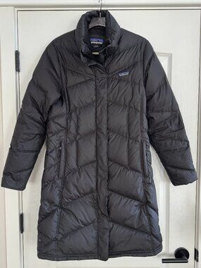 Patagonia Women's Down With It Black Quilted Winter Puffer Coat Medium